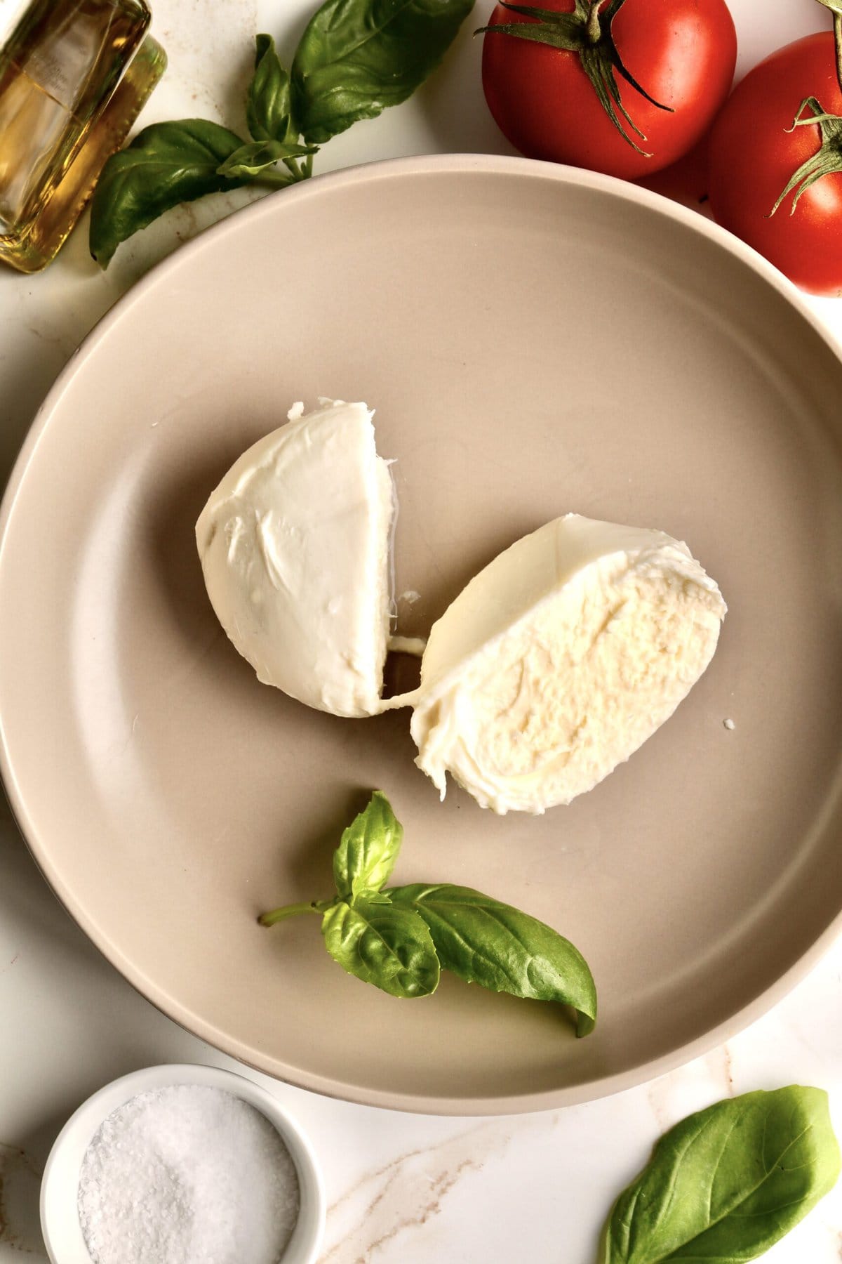 Burrata Cheese vs Mozzarella: Creamy Cheese Comparison