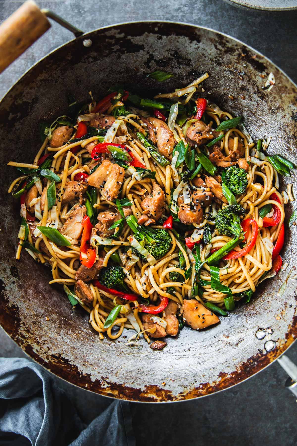 Chicken Udon Stir Fry: Japanese Noodle Delight